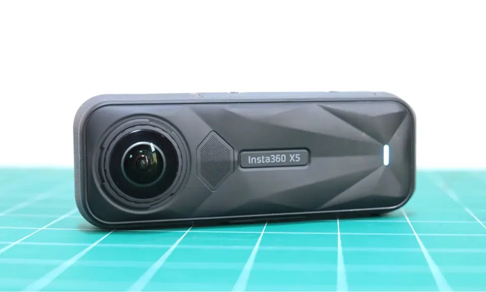 Insta360 X5