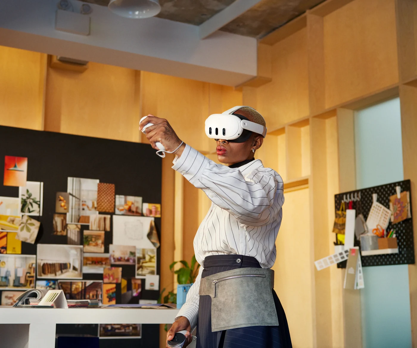 An exercise with a Meta Quest headset in a teaching space