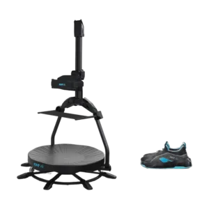 KAT VR C2 Core Enhanced — bieżnia VR, widok z boku z butem