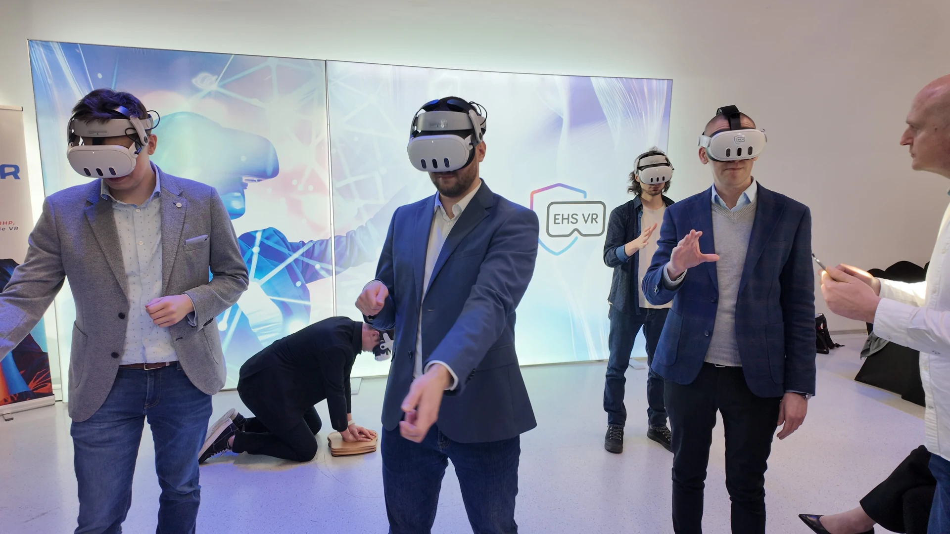 VR headset demonstration at an EHS VR industry event