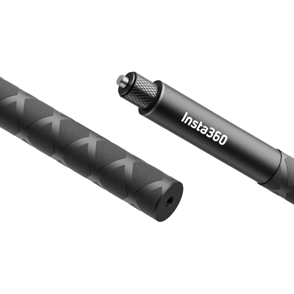 Insta360 114cm Invisible Selfie Stick — Zbliżenie na teksturowany uchwyt i gwint kijka selfie Close-up of the selfie stick's textured grip and thread